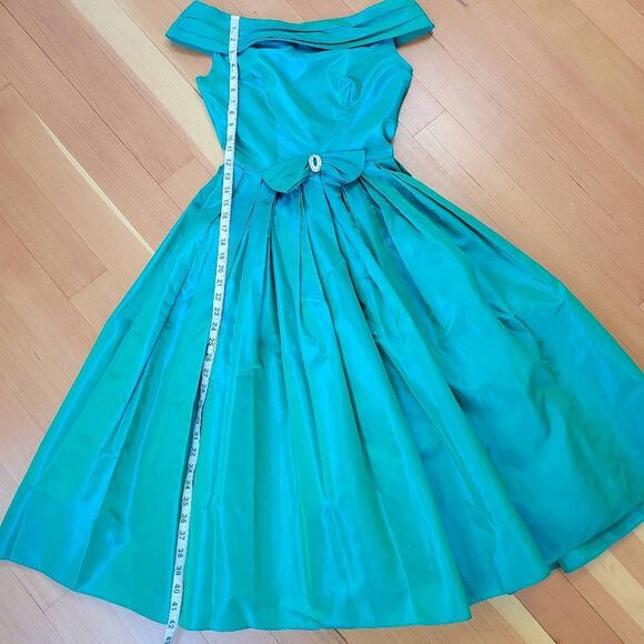 Vintage 1950s green blue iridescent cocktail dress off shoulder bow detail retro - Picture 13 of 13